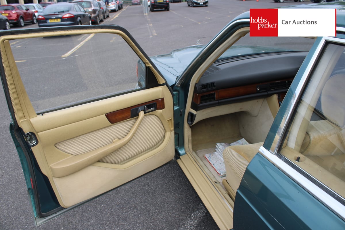 MERCEDES 380 SE Auto W126 image 26