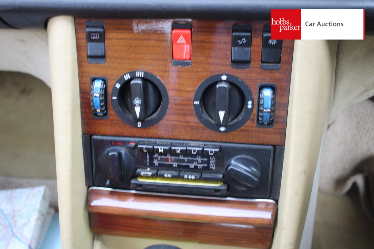 MERCEDES 380 SE Auto W126 image 28