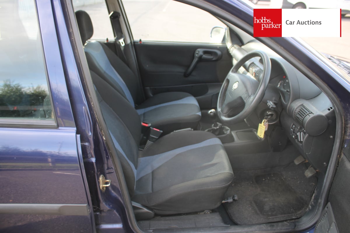 VAUXHALL CORSA GLS 16V image 13