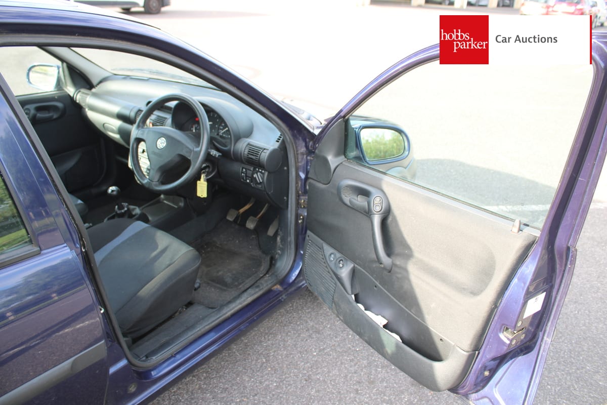VAUXHALL CORSA GLS 16V image 14