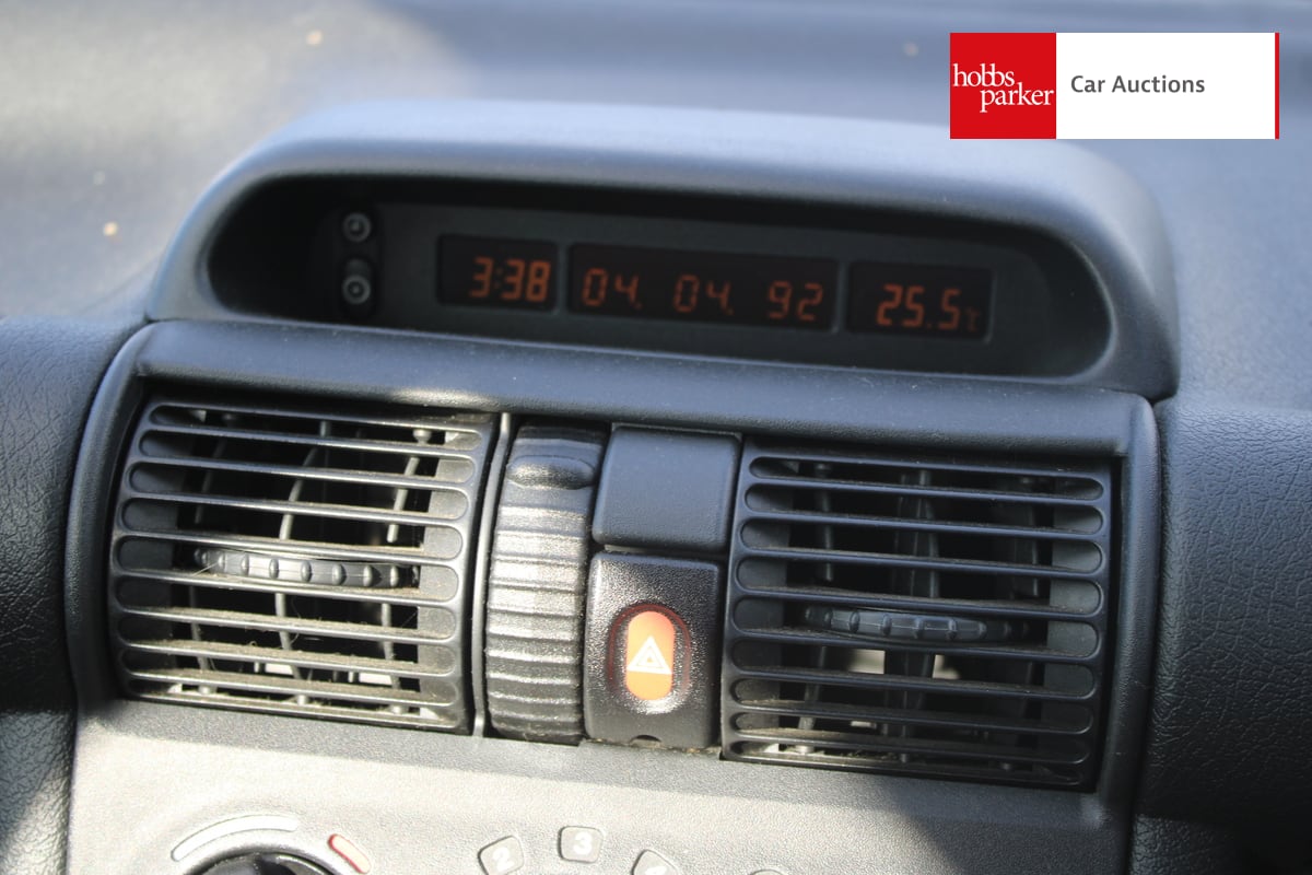 VAUXHALL CORSA GLS 16V image 24