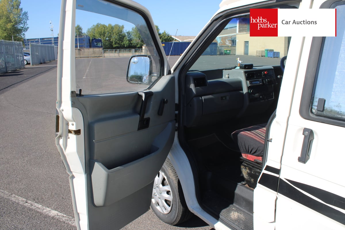 VOLKSWAGEN T4 SWIFT CARRERA LWB image 11