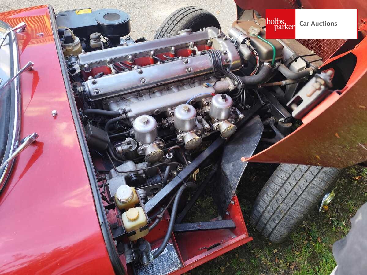JAGUAR E TYPE SERIES I FHC image 10