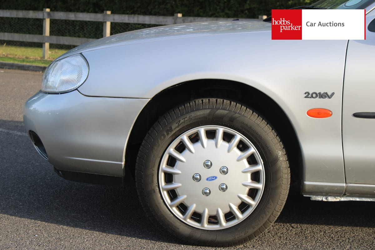 FORD MONDEO GLX AUTO image 10