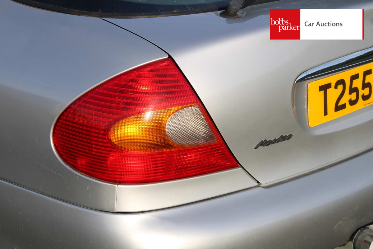 FORD MONDEO GLX AUTO image 12