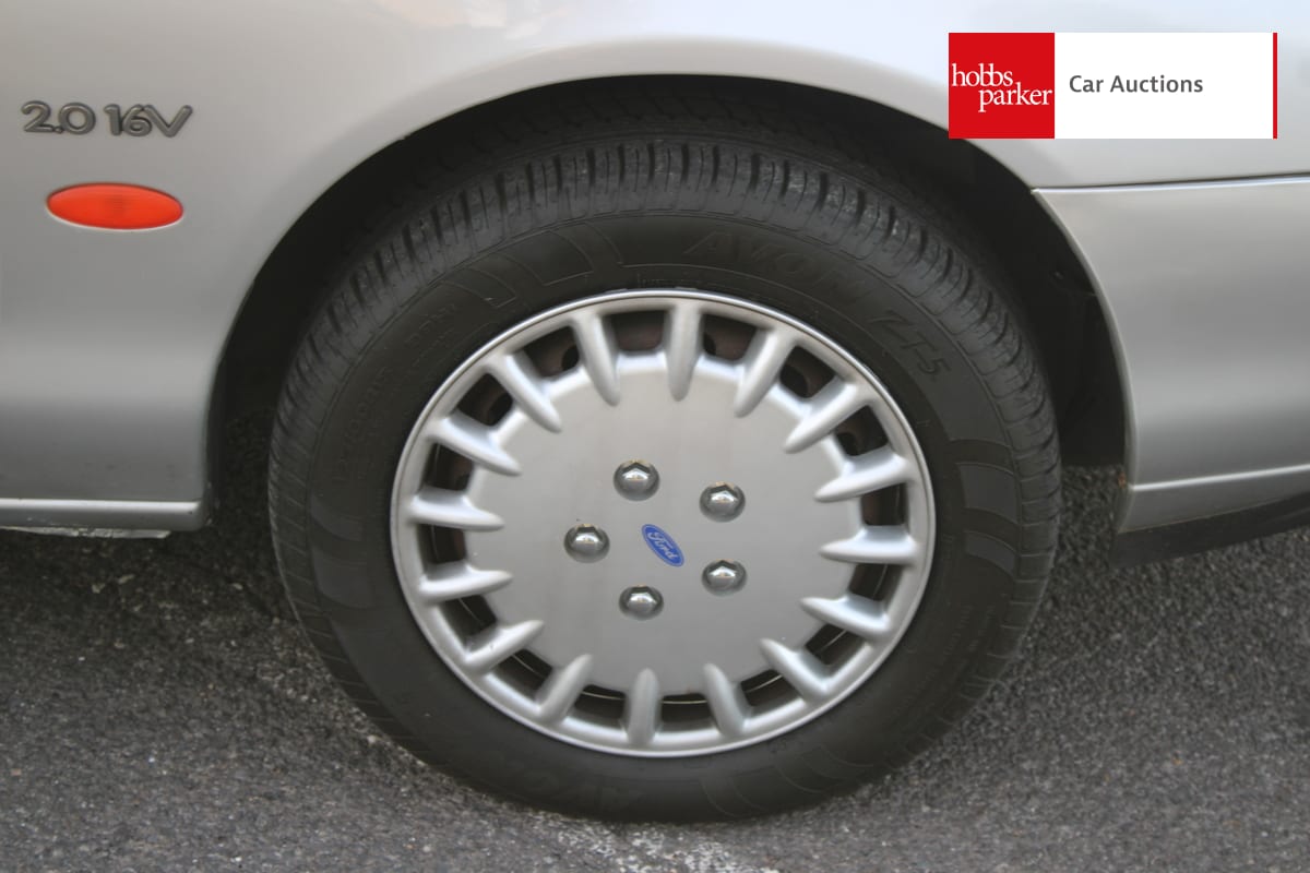 FORD MONDEO GLX AUTO image 15