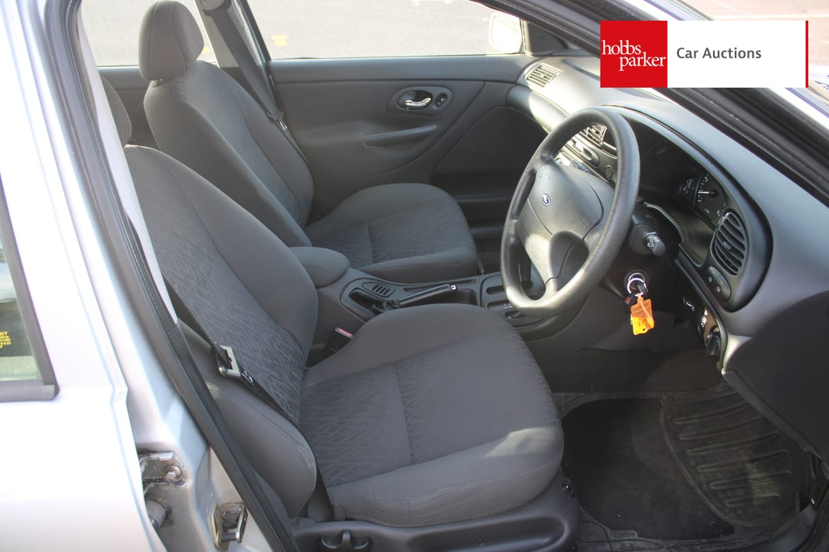 FORD MONDEO GLX AUTO image 16
