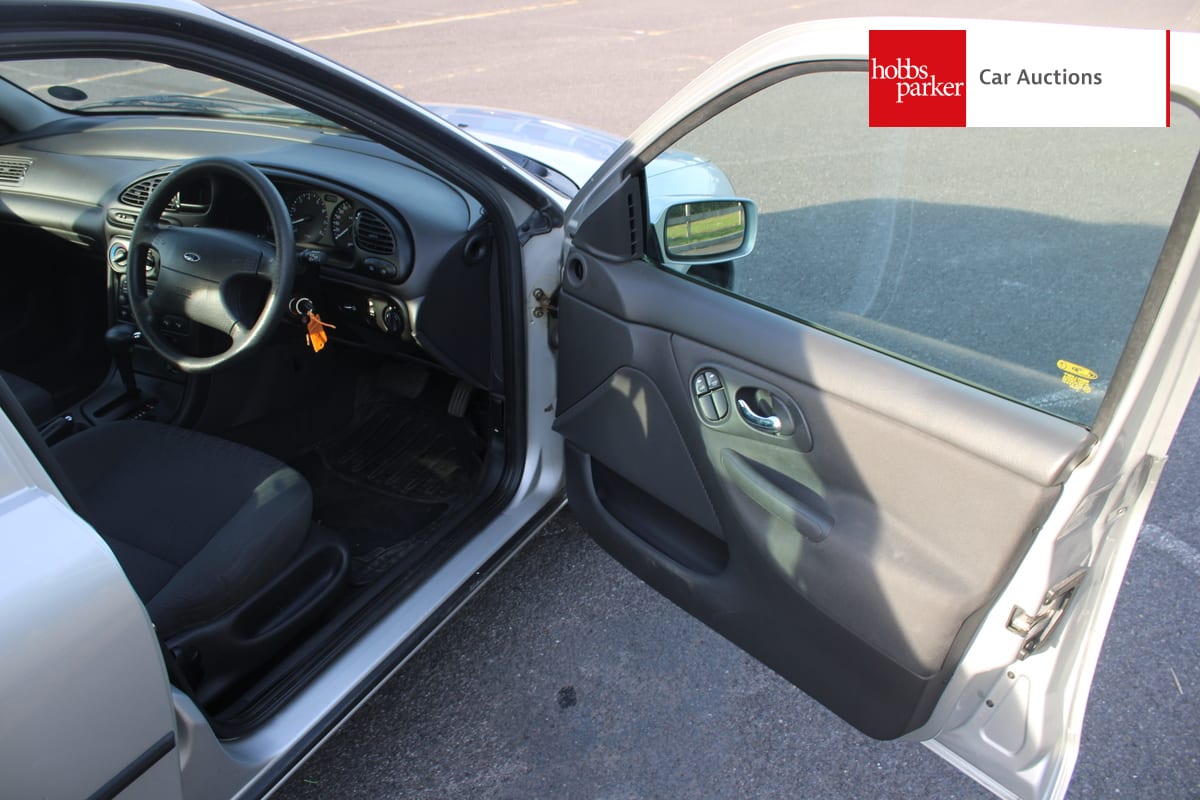 FORD MONDEO GLX AUTO image 17