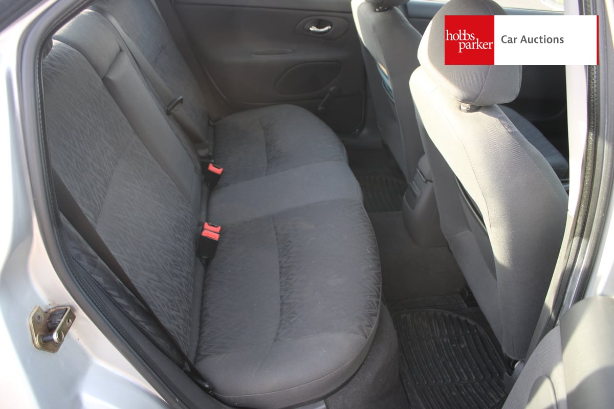 FORD MONDEO GLX AUTO image 18