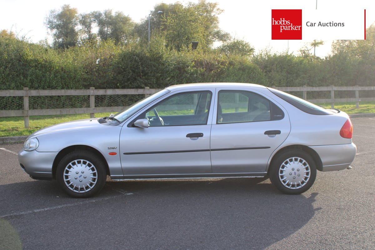 FORD MONDEO GLX AUTO image 6