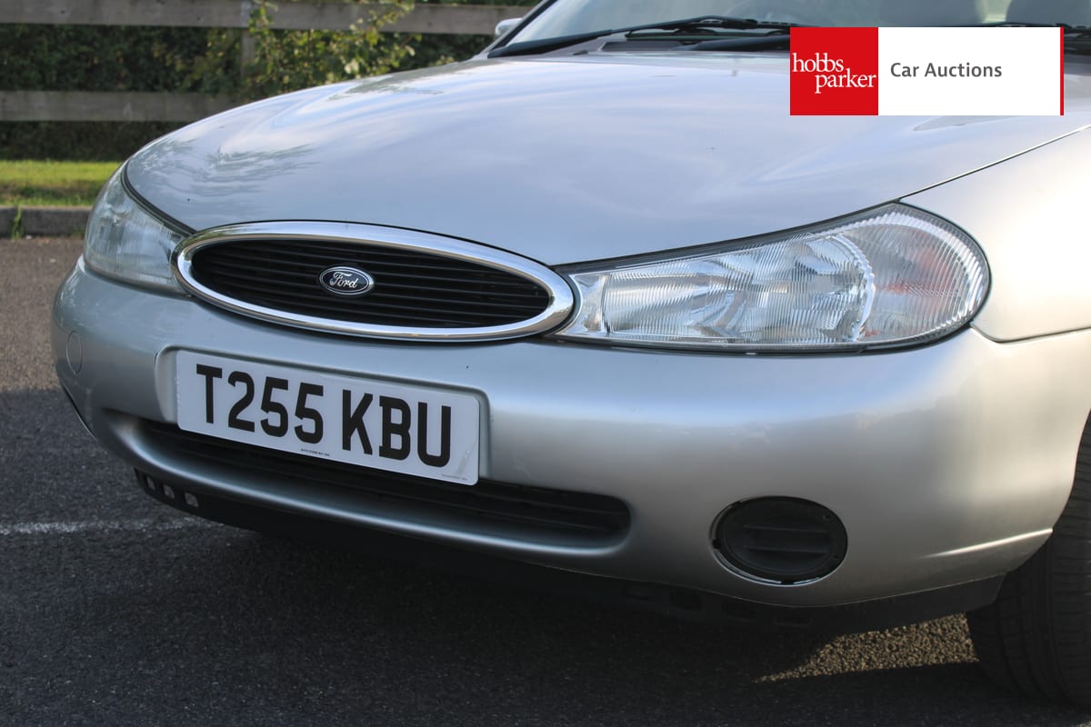 FORD MONDEO GLX AUTO image 9