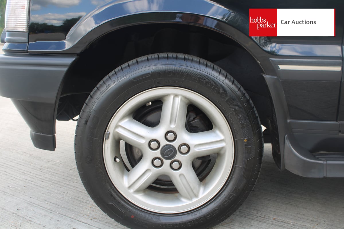 LAND ROVER RANGEROVER 4.6 VOGUE AUTO image 12