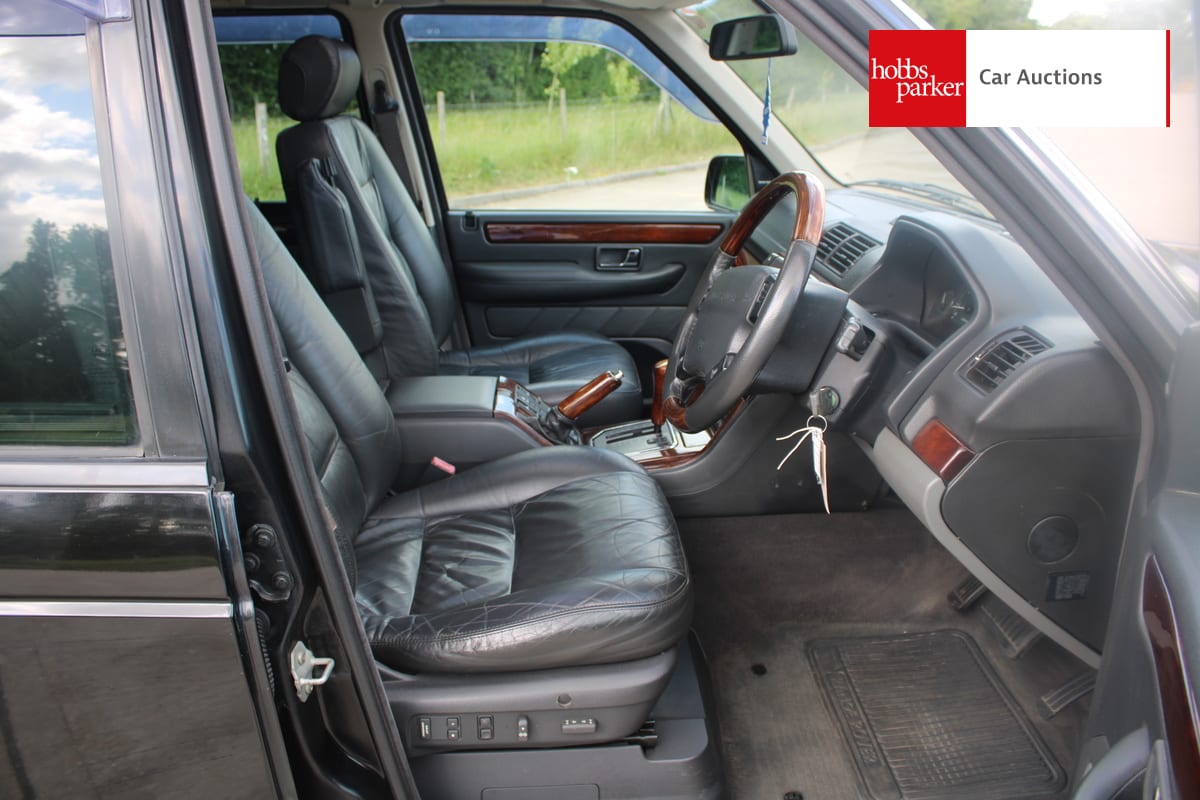 LAND ROVER RANGEROVER 4.6 VOGUE AUTO image 15