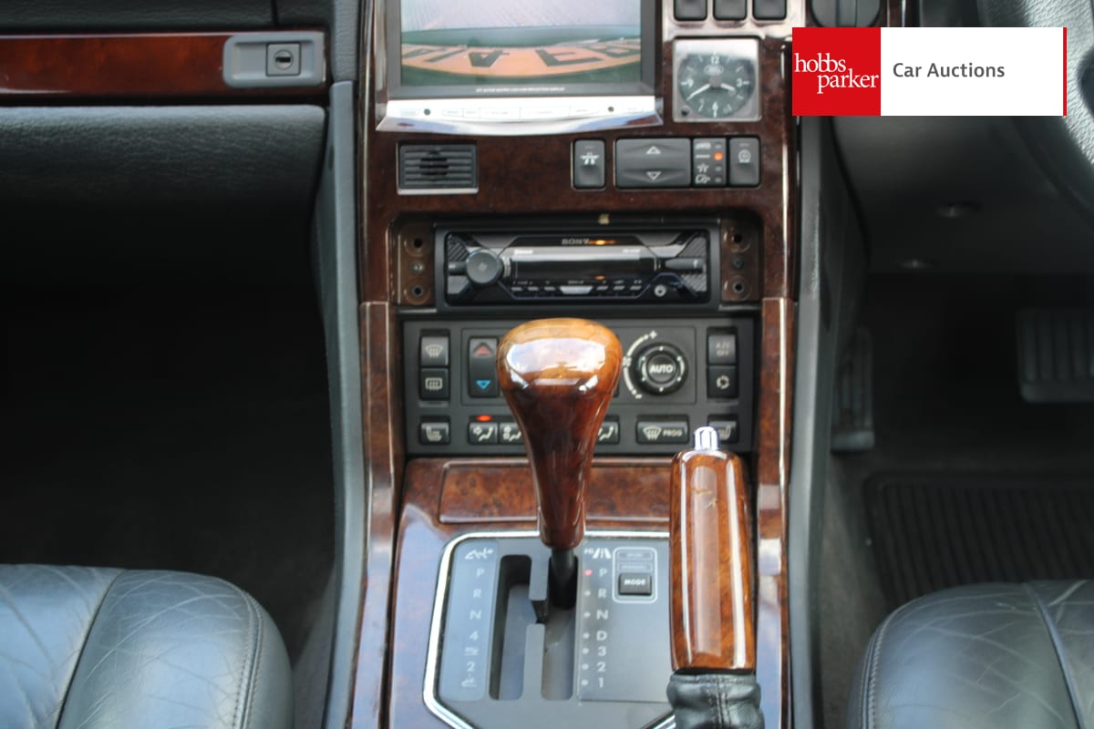 LAND ROVER RANGEROVER 4.6 VOGUE AUTO image 20