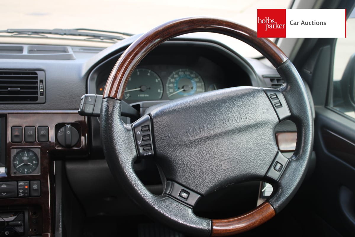 LAND ROVER RANGEROVER 4.6 VOGUE AUTO image 22