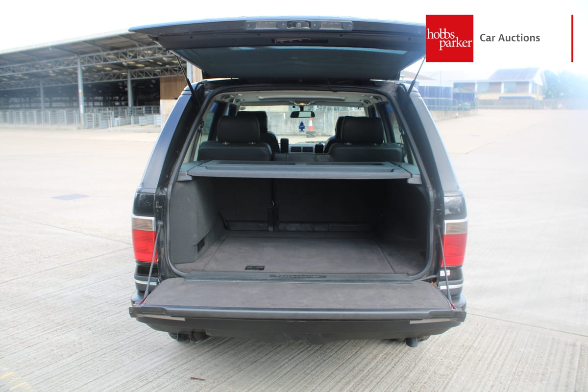 LAND ROVER RANGEROVER 4.6 VOGUE AUTO image 24