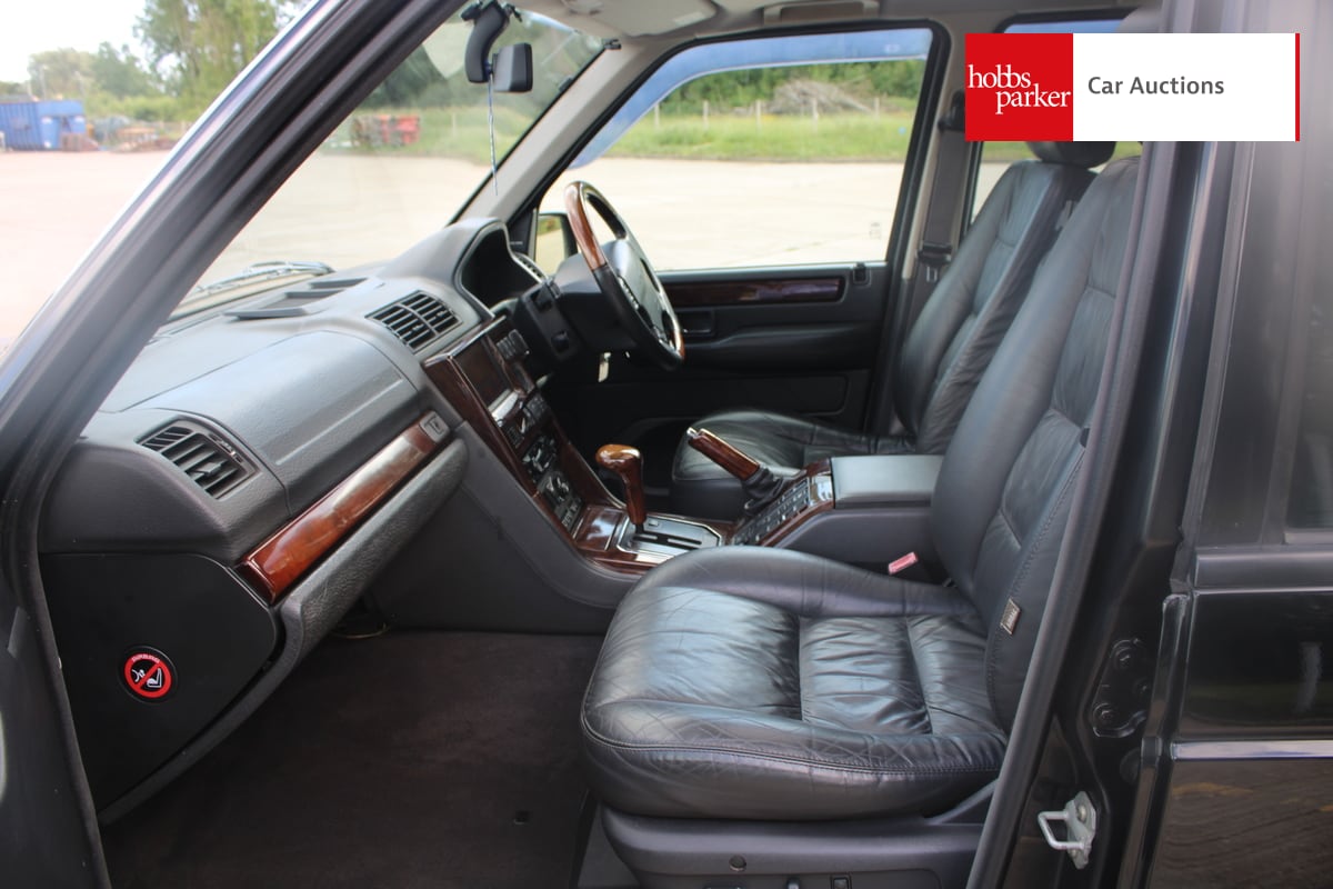 LAND ROVER RANGEROVER 4.6 VOGUE AUTO image 27