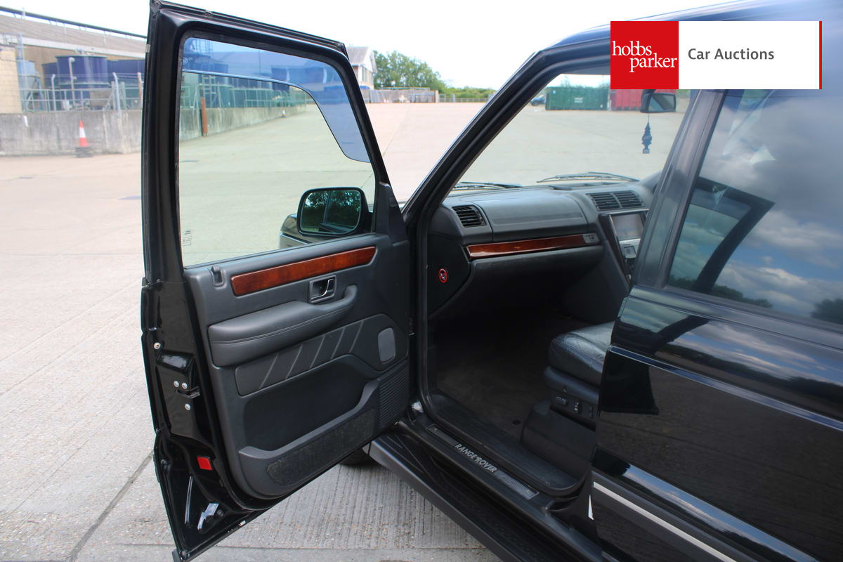 LAND ROVER RANGEROVER 4.6 VOGUE AUTO image 28