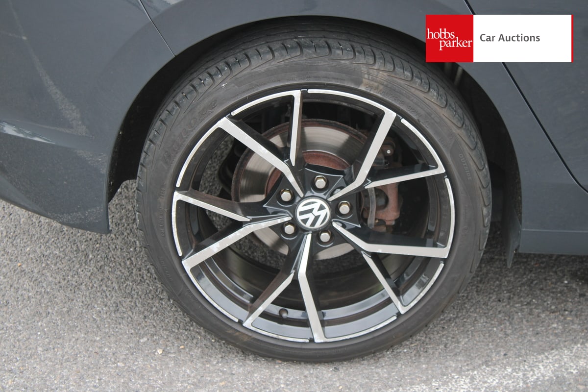 VOLKSWAGEN GOLF LIFE TSI image 10