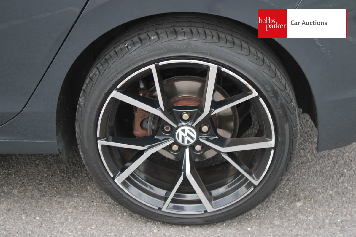 VOLKSWAGEN GOLF LIFE TSI image 11