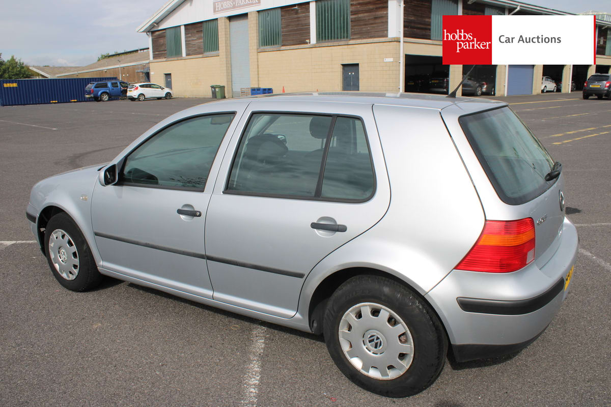 VOLKSWAGEN GOLF image 5