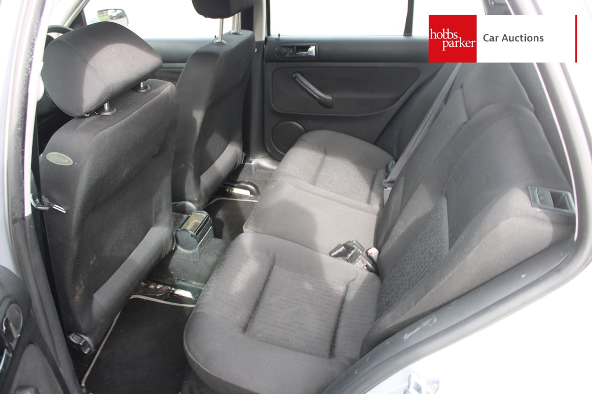 VOLKSWAGEN GOLF image 15