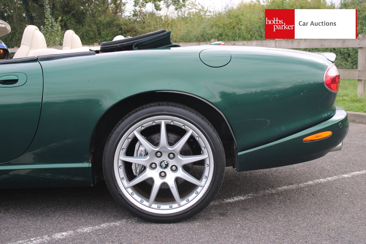JAGUAR XKR CONVERTIBLE AUTO image 11