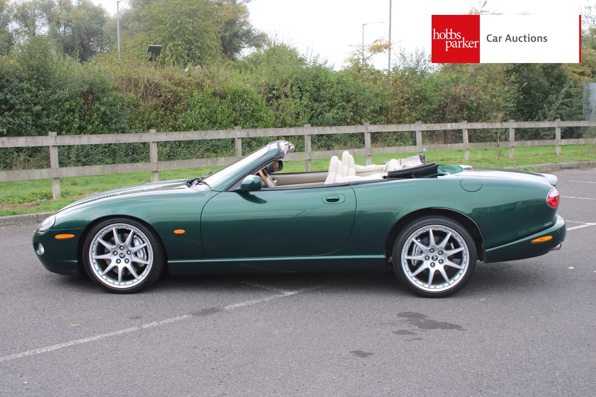 JAGUAR XKR CONVERTIBLE AUTO image 6