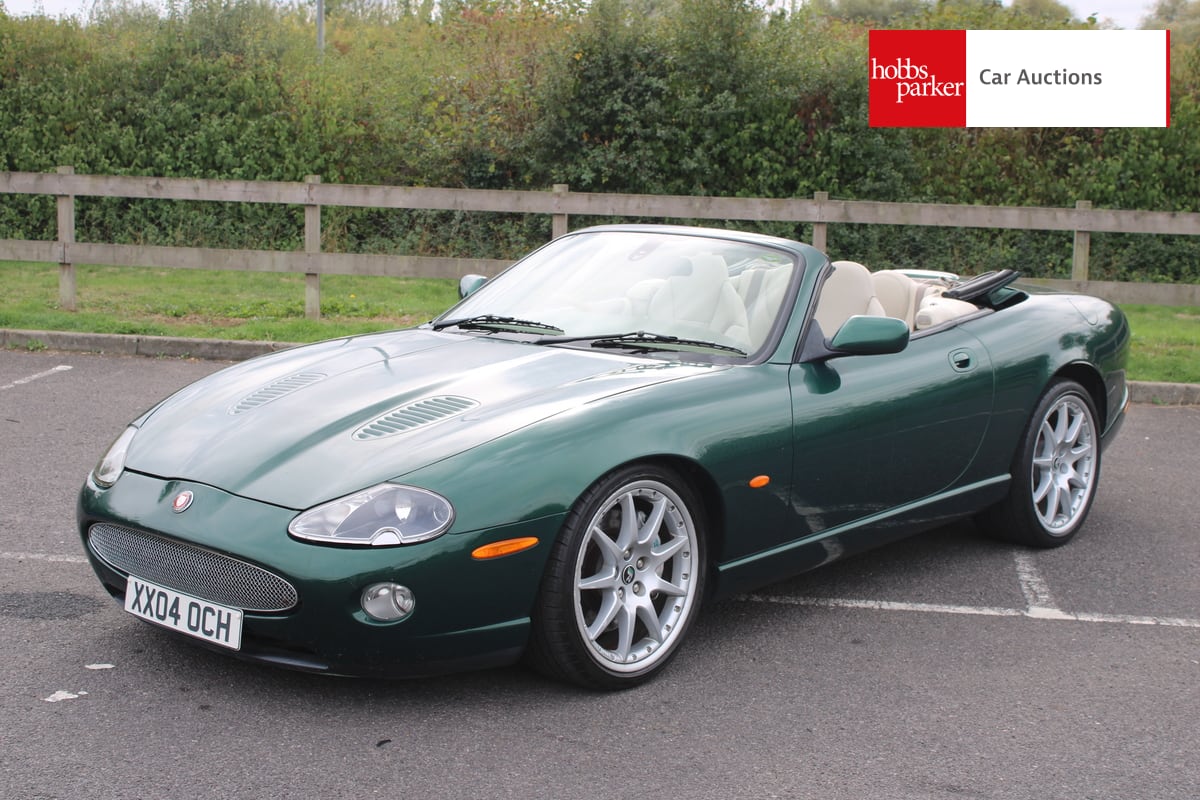 JAGUAR XKR CONVERTIBLE AUTO image 7