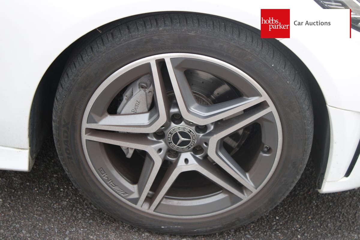 MERCEDES-BENZ C 200 AMG LINE AUTO image 9