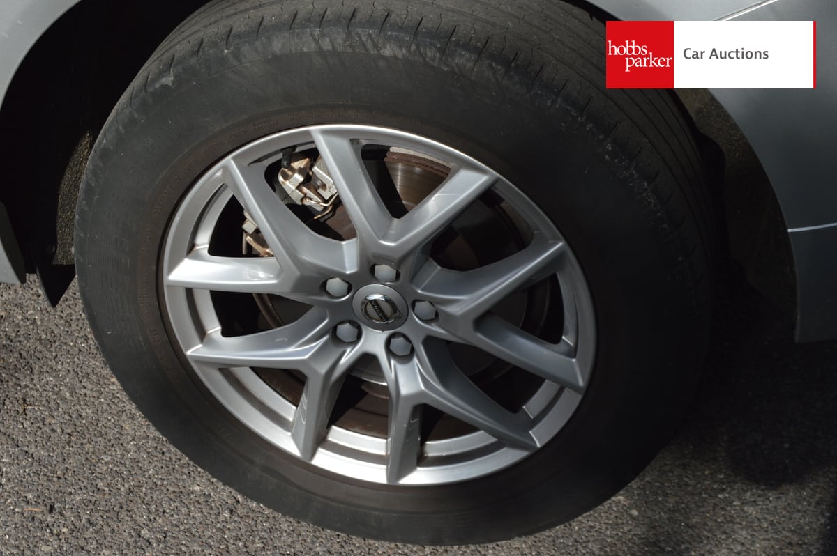 VOLVO XC60 MOMENTUM D4 AWD AUTO image 10