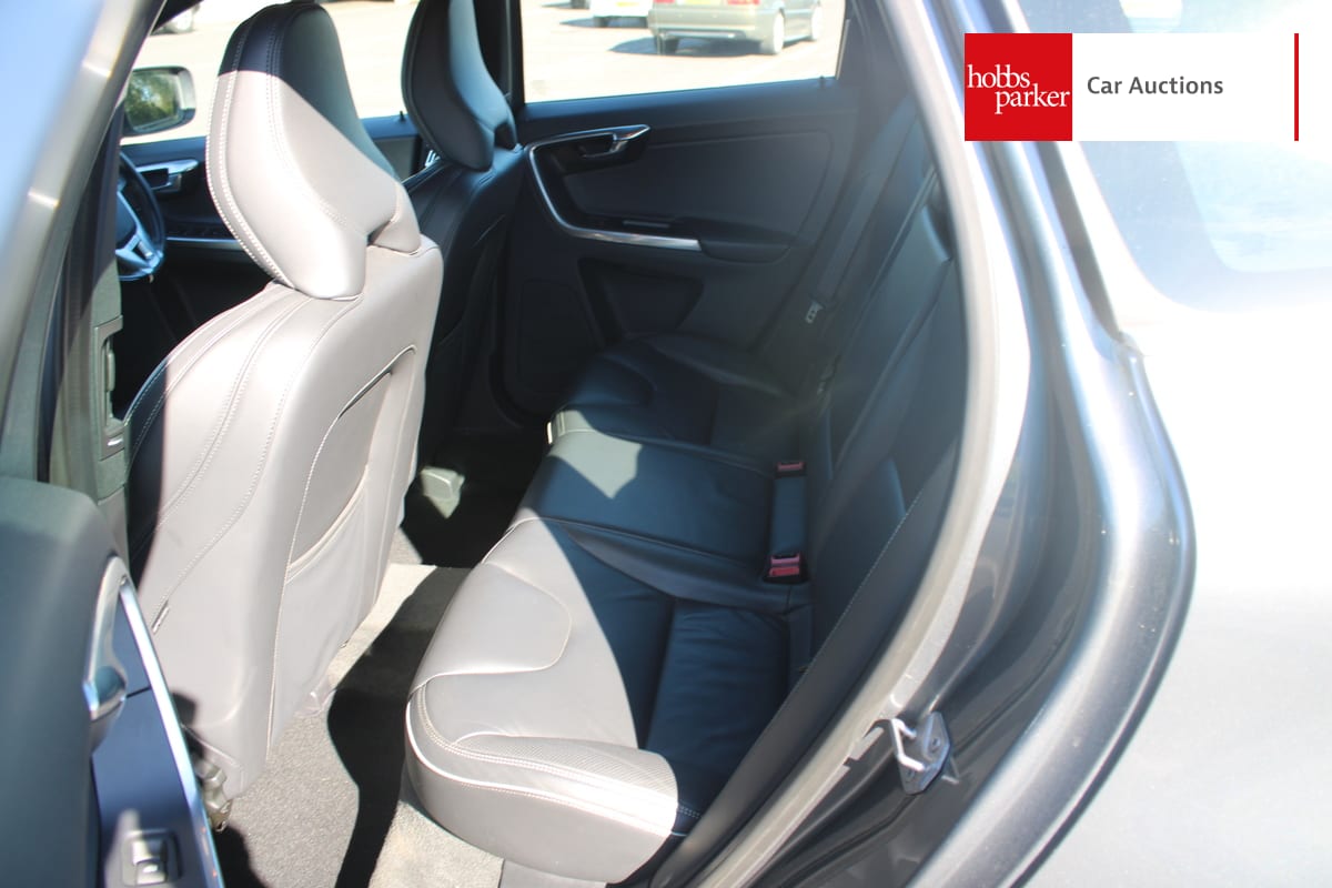 VOLVO XC60 R-DESIGN LUX NAV D5 image 14