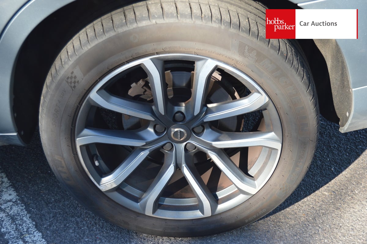 VOLVO XC90 MOMENTUM D5 AWD AUTO image 10