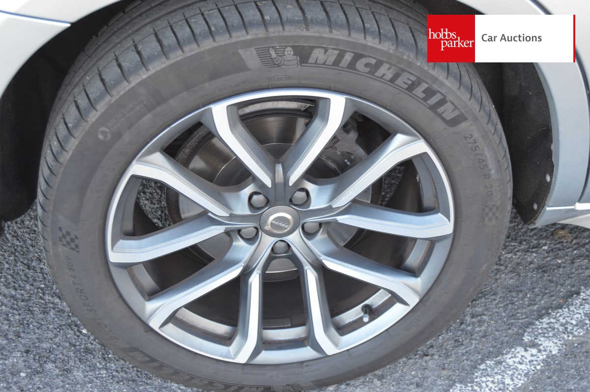 VOLVO XC90 MOMENTUM D5 AWD AUTO image 11