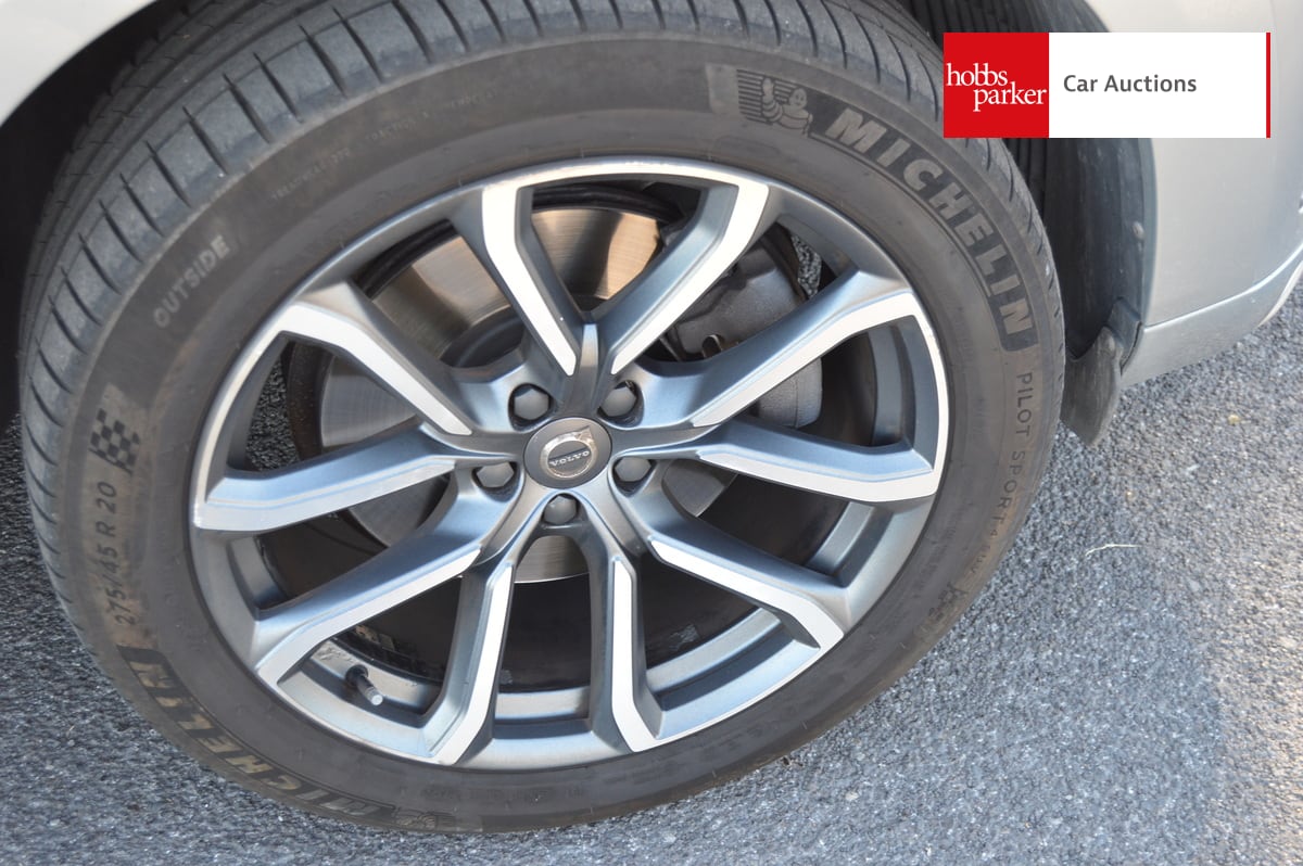 VOLVO XC90 MOMENTUM D5 AWD AUTO image 12