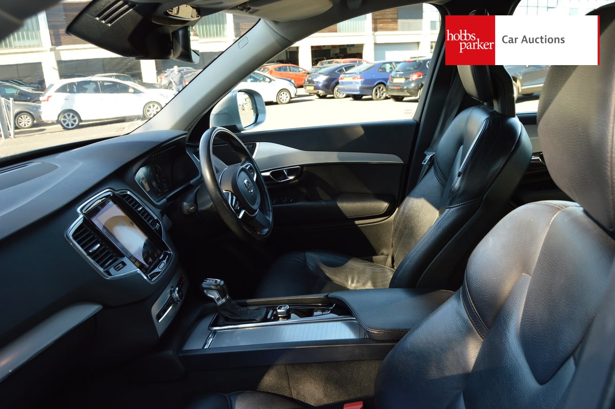VOLVO XC90 MOMENTUM D5 AWD AUTO image 13
