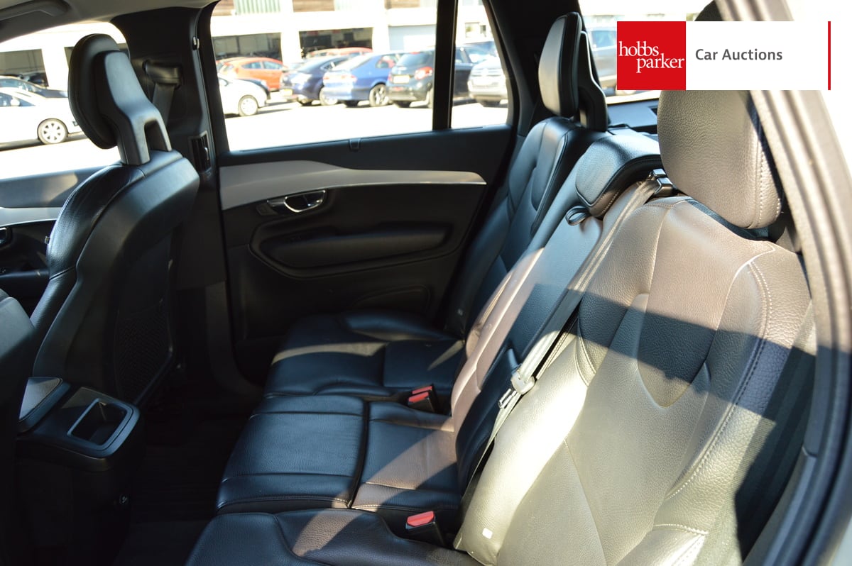 VOLVO XC90 MOMENTUM D5 AWD AUTO image 14