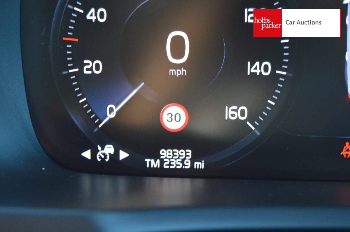 VOLVO XC90 MOMENTUM D5 AWD AUTO image 16