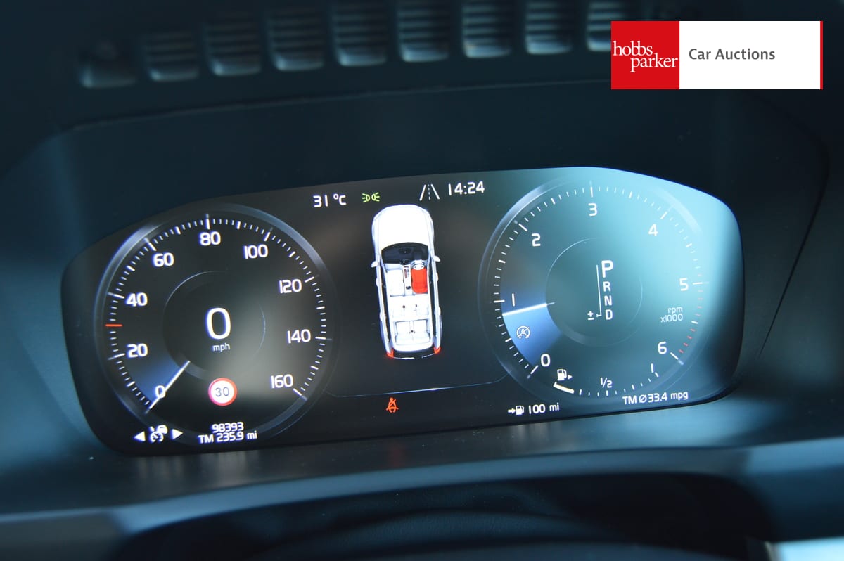 VOLVO XC90 MOMENTUM D5 AWD AUTO image 17