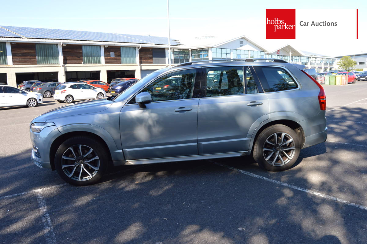 VOLVO XC90 MOMENTUM D5 AWD AUTO image 6