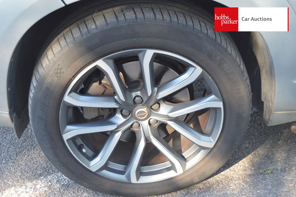 VOLVO XC90 MOMENTUM D5 AWD AUTO image 9
