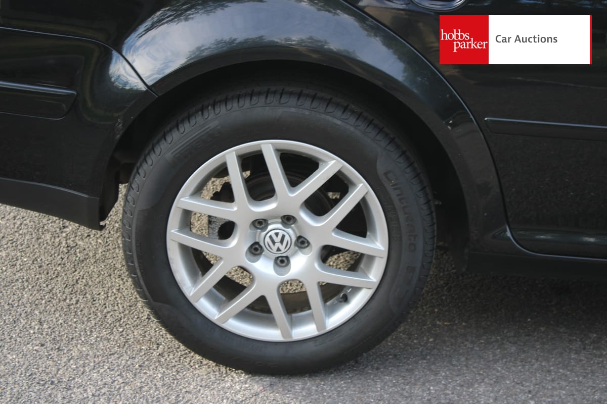 VOLKSWAGEN BORA V5 AUTO image 14