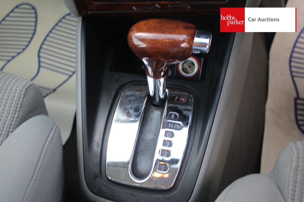 VOLKSWAGEN BORA V5 AUTO image 25