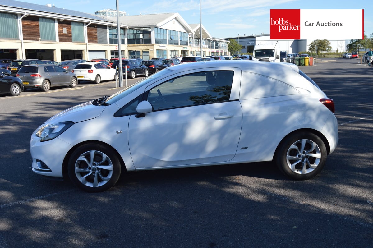 VAUXHALL CORSA SPORTIVE CDTI S/S image 6