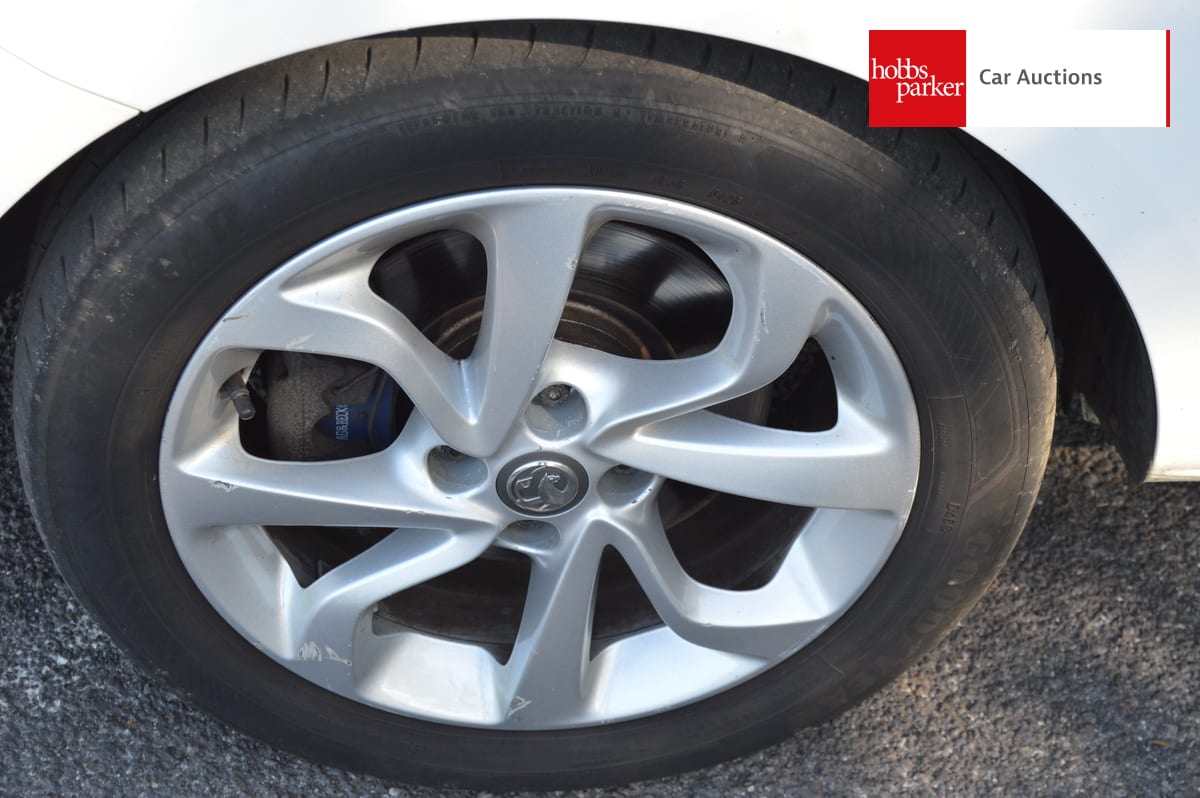 VAUXHALL CORSA SPORTIVE CDTI S/S image 9