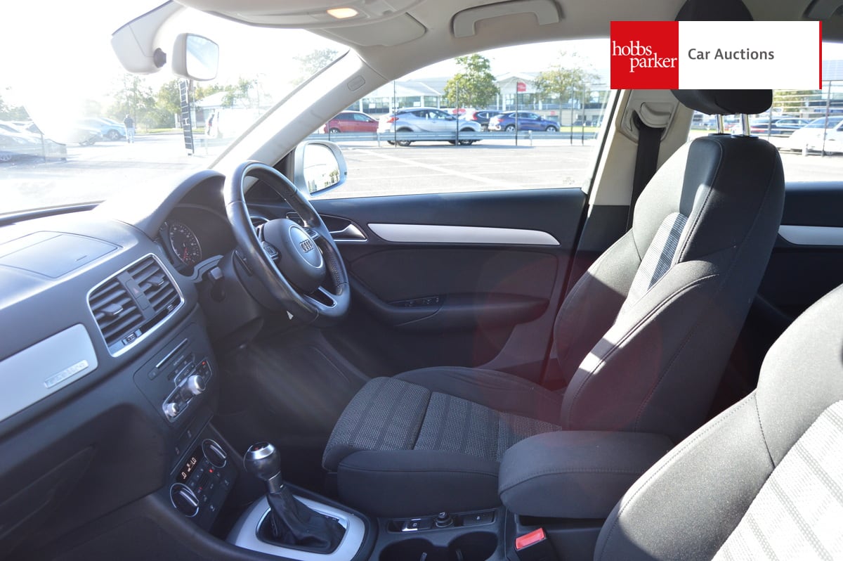 AUDI Q3 SE TDI QUATTRO S-A image 13