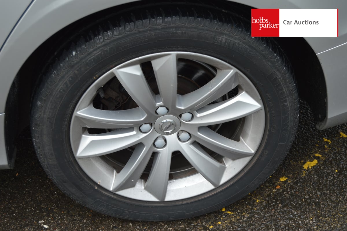 VOLVO V60 MOMENTUM D3 image 10