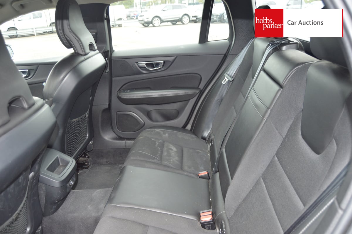 VOLVO V60 MOMENTUM D3 image 14