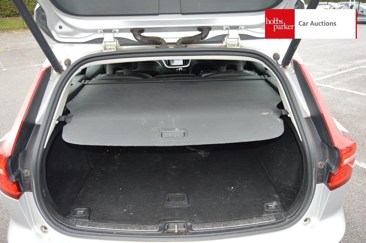 VOLVO V60 MOMENTUM D3 image 15