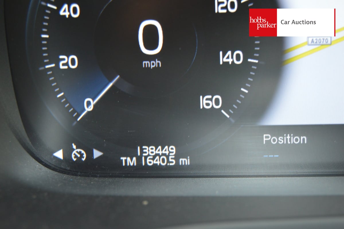 VOLVO V60 MOMENTUM D3 image 16